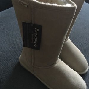 Bearpaw boots size 10 new